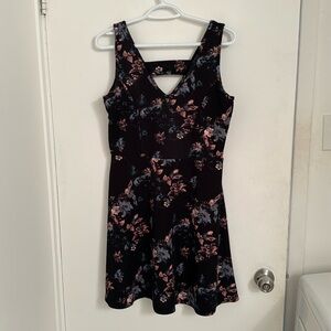 Trendsetter Sleeveless Black/Floral Dress